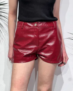 -SHORTS BORDEAUX IN VINILE – TENSIONE IN