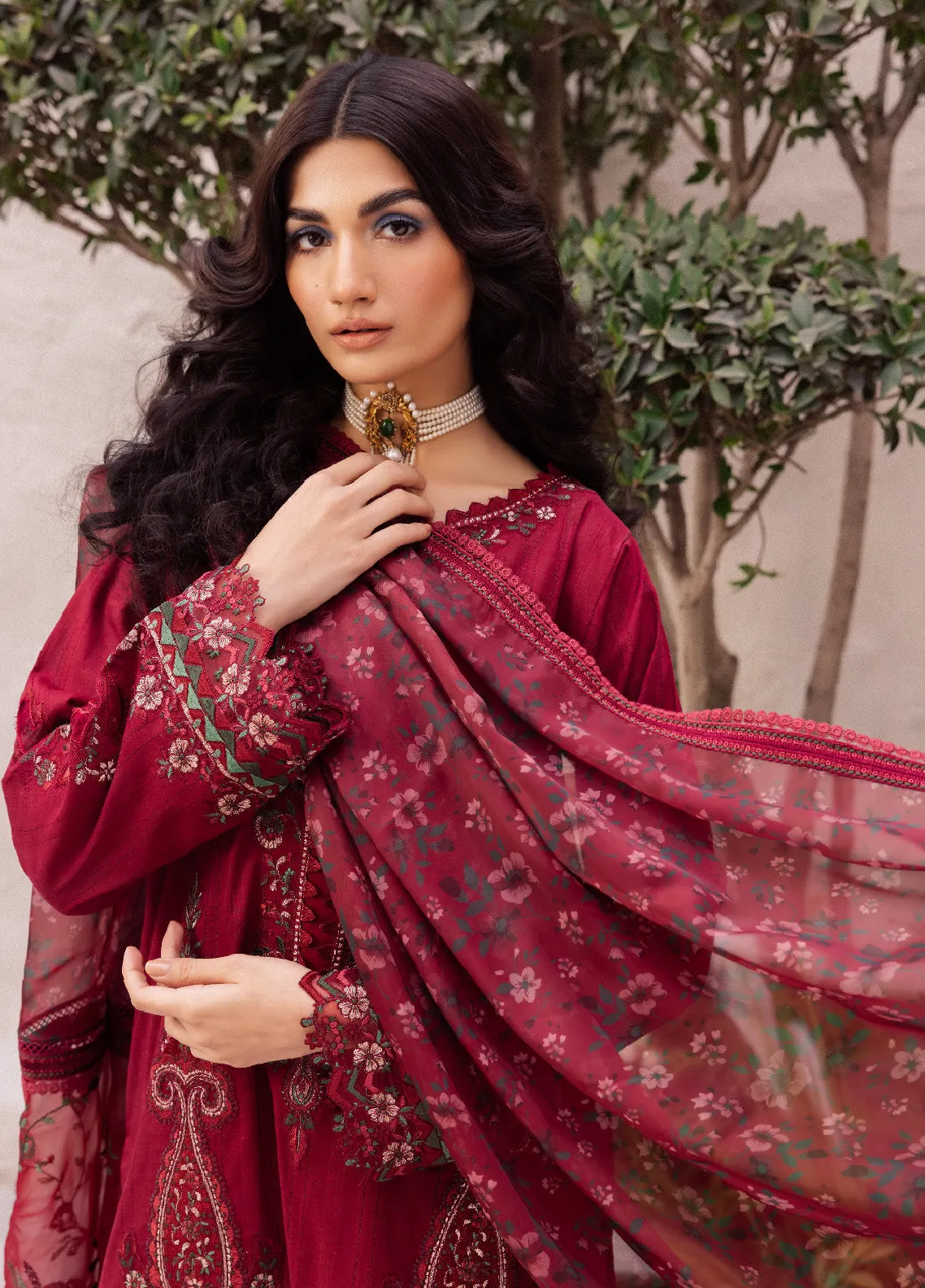 Dahlia By Iznik Embroidered Luxury Lawn 3 Piece Unstitched Suit IZ24DLL 01 GOSSAMER