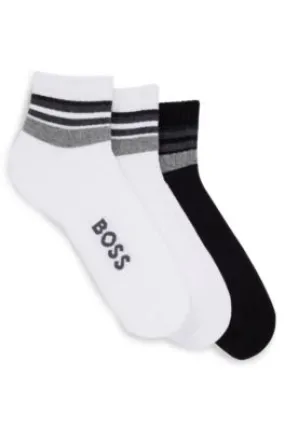 Three-pack of short-length socks with plush soles