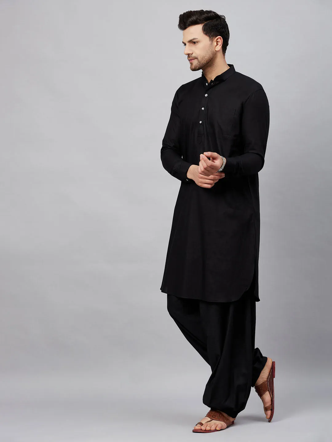 VM BY VASTRAMAY Men's Black Cotton Blend Pathani Suit Set