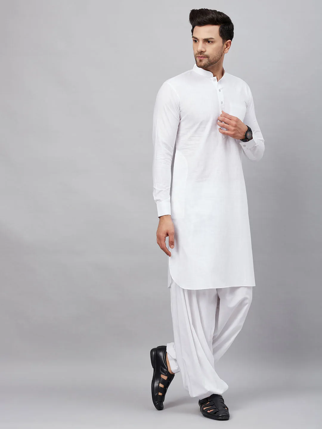 VM BY VASTRAMAY Men's White Cotton Blend Pathani Suit Set