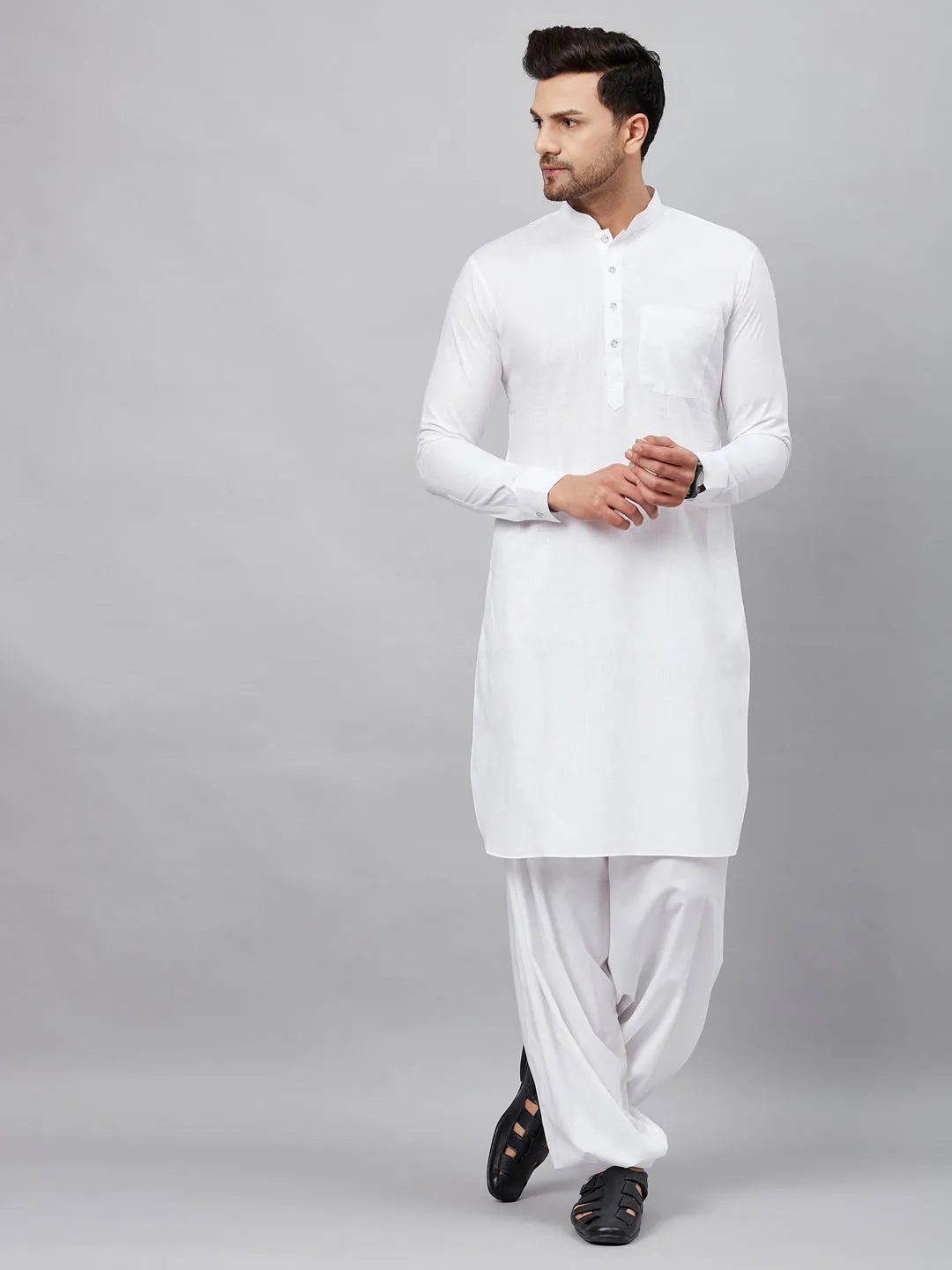 VM BY VASTRAMAY Men's White Cotton Blend Pathani Suit Set