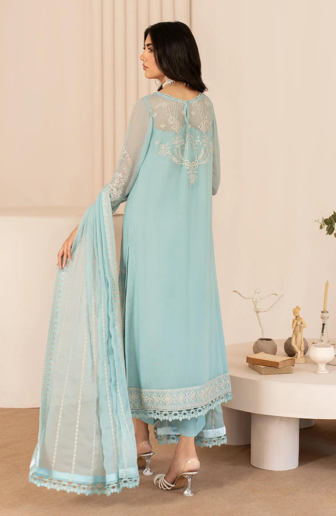 Zarif Thread Works Embroidered Chiffon Unstitched 3Pc Suit ZL-02 SAHIBA